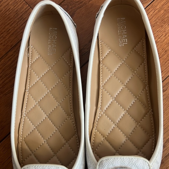 Michael Kors Lillie Moccasins Flats White/Silver - Picture 6 of 14
